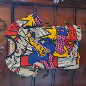 LeTigre Collection Comic Book Print Tshirt sz L